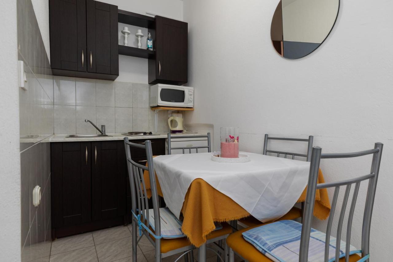 Apartments And Rooms By The Sea Lokva Rogoznica, Omis - 2973 Exterior photo